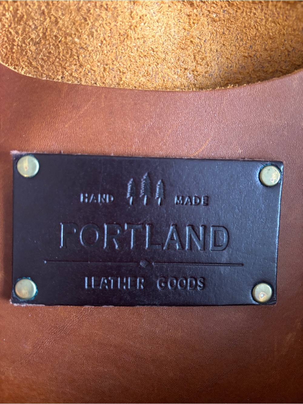 Large Zippered Portland Leather Tote in Honey - Picture 3 of 4
